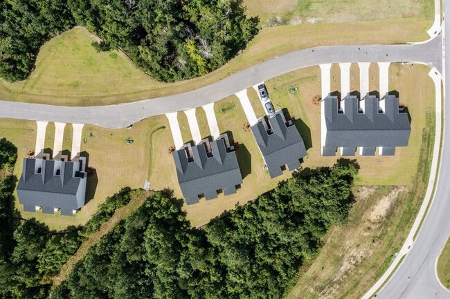 Building Photo - Welcome to Verrazzano Lane!