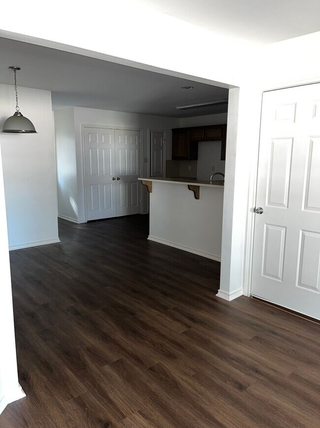 Building Photo - 2010 Seabiscuit Trce