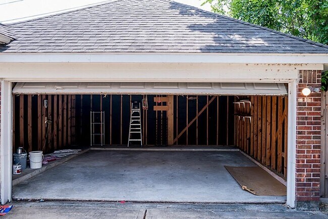 Building Photo - 8803 Wheatland Dr