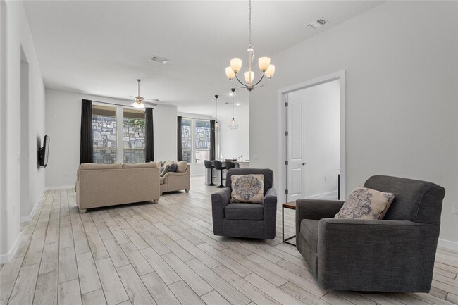 Building Photo - 11000 American Mustang Lp