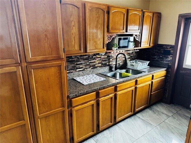 Building Photo - 1709 Warrington Wy