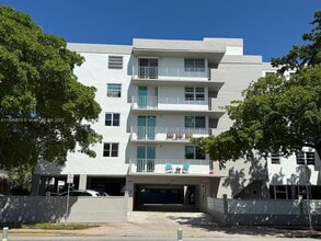Building Photo - 1145 Normandy Dr