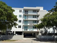 Building Photo - Spacious 2-Bedroom Apartment Near the Beac...