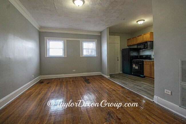 Building Photo - 6607 S Greenwood Ave