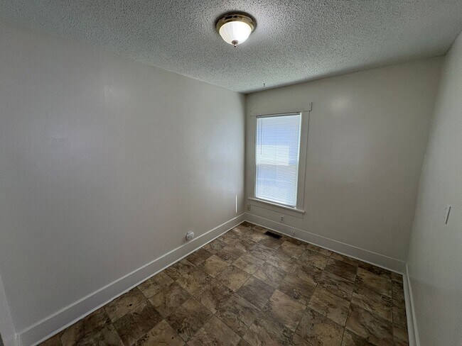 Building Photo - 2801 F St
