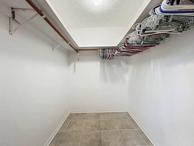 Building Photo - 330 Markley Ct