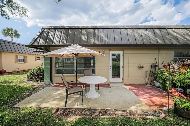 Building Photo - 4200 Hampton Dr
