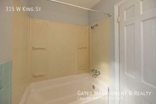 Building Photo - 315 W King St