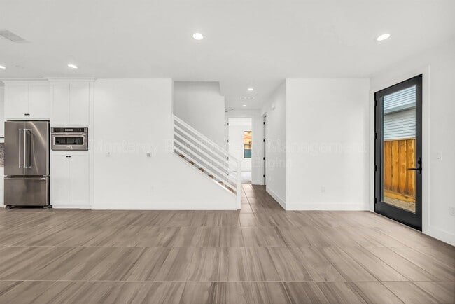 Building Photo - 111 Sea Shell Ave