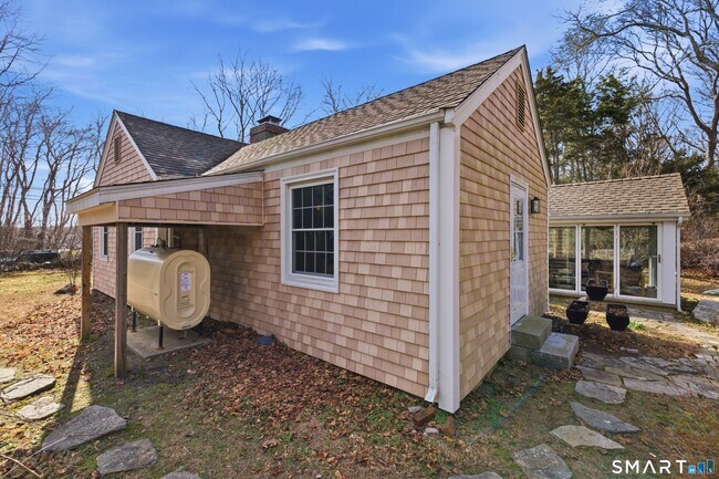 Building Photo - 12 Flanders Rd