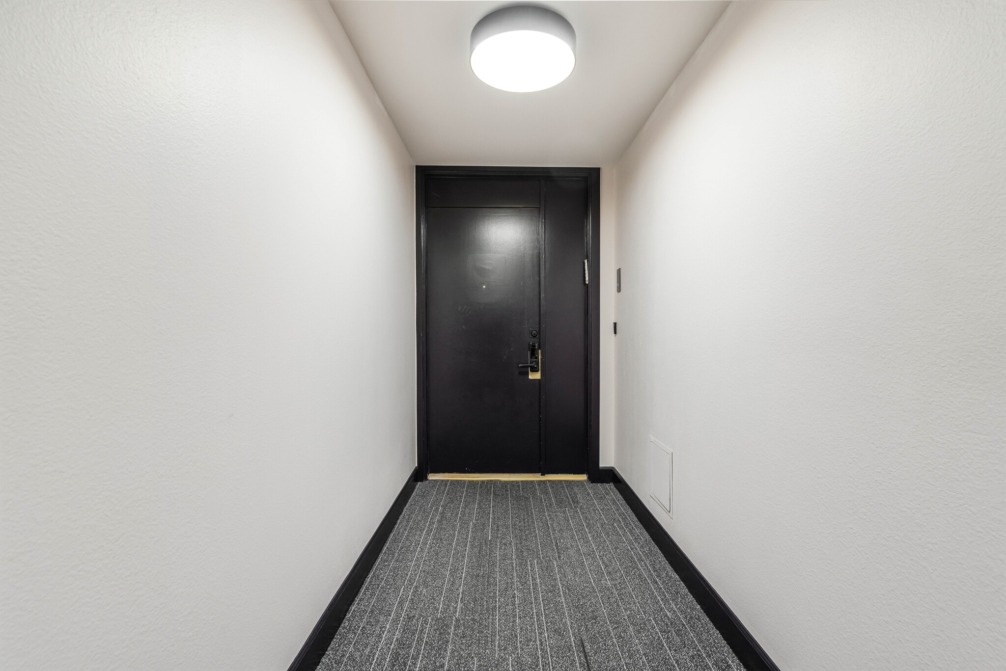 Building Photo - 321 S San Vicente Blvd
