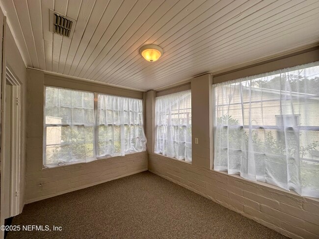 Building Photo - 206 Chestnut St