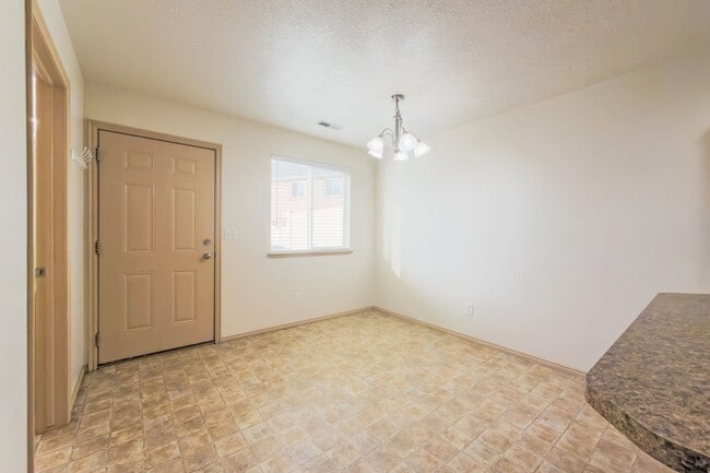 Building Photo - Charming 2 Bedroom Home with Modern Comforts and Pet-Friendly Living - Available NOW!