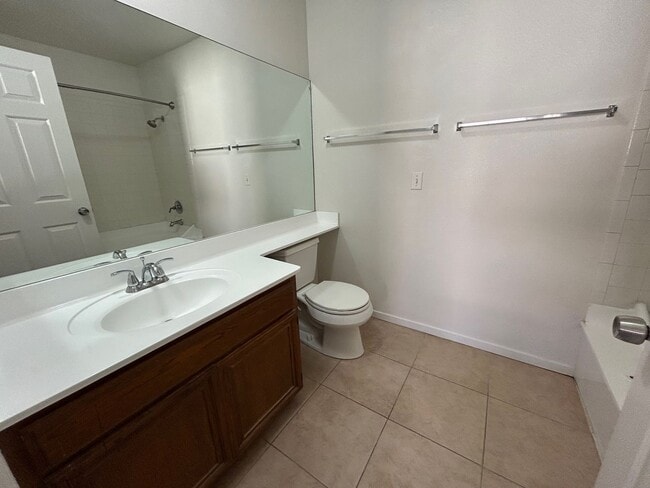 Building Photo - BEAUTIFUL 2 BED 2 BATH SECOND FLOOR CENTRAL LAS VEGAS CONDO