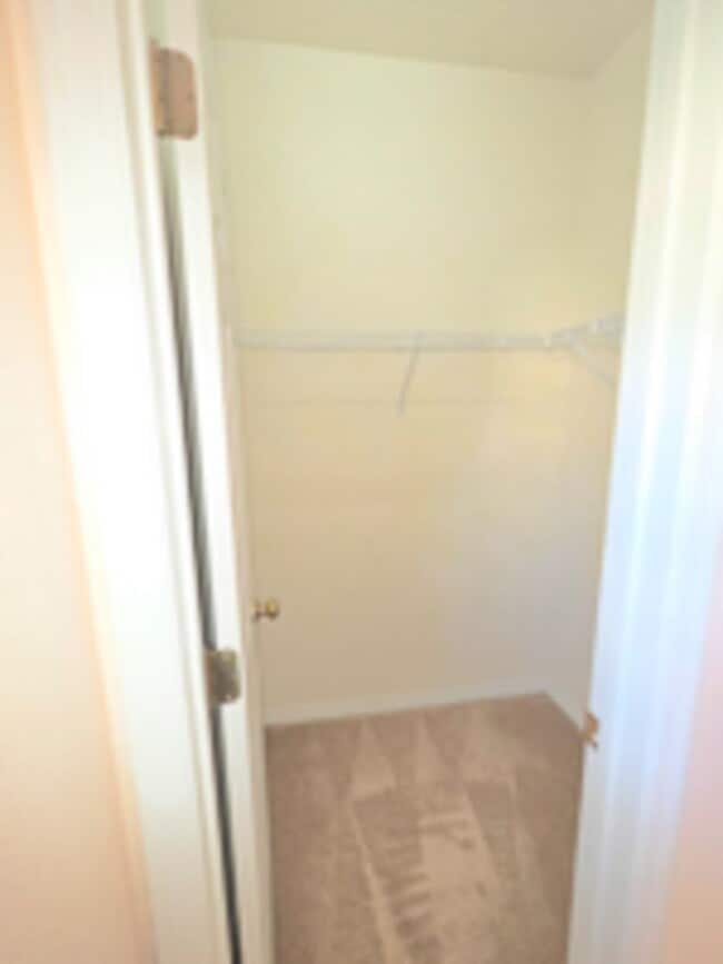 Building Photo - 691 Lakeworth Cir