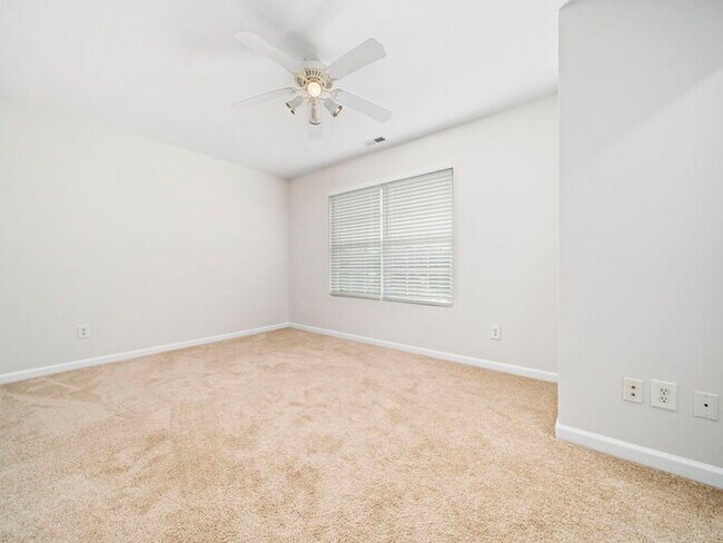 Building Photo - Spacious and Move-In Ready Home! - Fenced ...