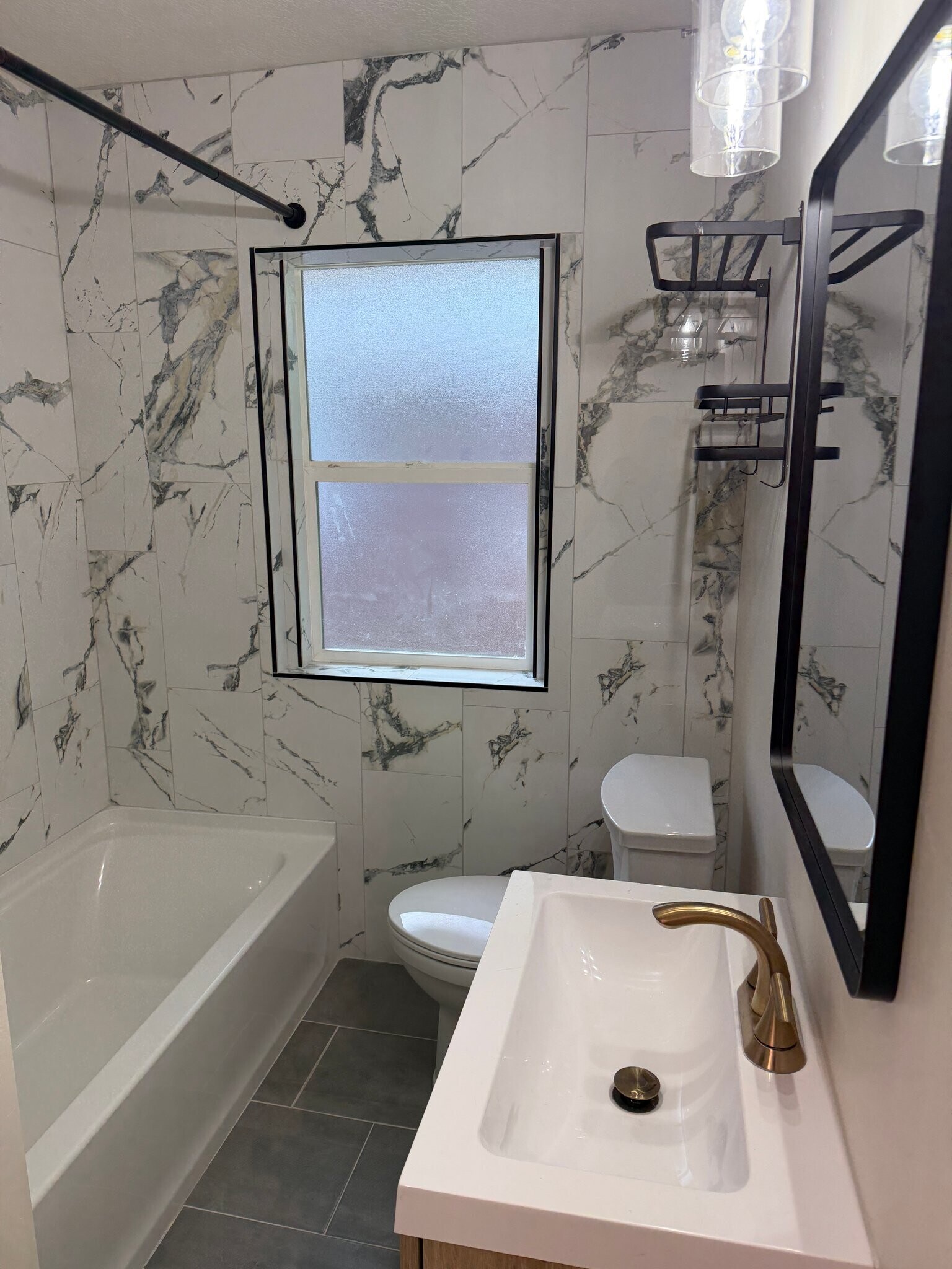 Building Photo - 2543 Highland Dr