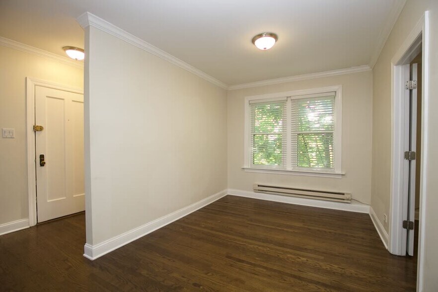 Building Photo - 4222 N Clark St