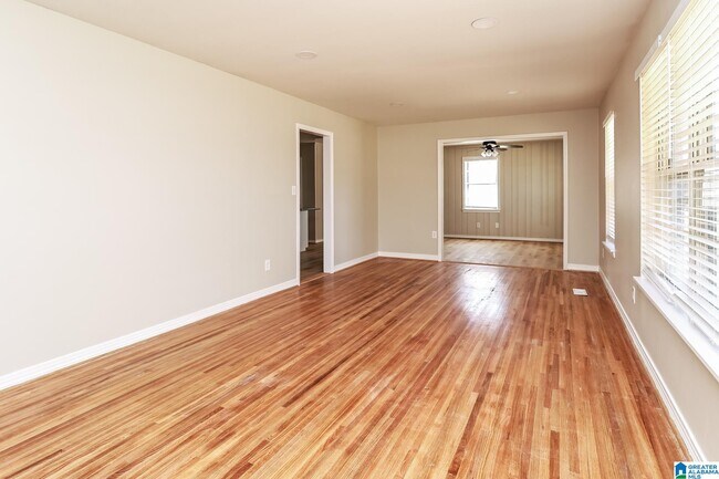 Building Photo - 104 Newport Dr