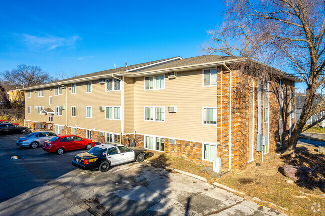 Building Photo - Garden Court Apartments