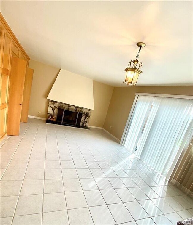 Building Photo - 3860 W 234th St