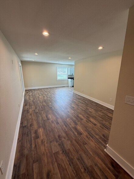 Building Photo - 122 Highland Cir