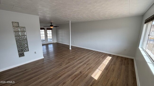 Building Photo - 1000 W Elna Rae St