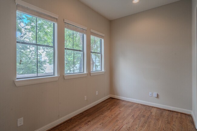 Building Photo - 5213 Eigel St