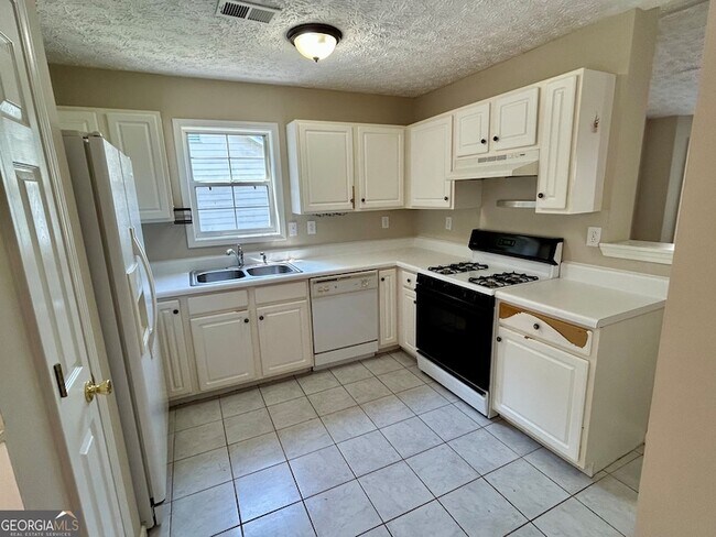 Building Photo - 1061 Athena Ct