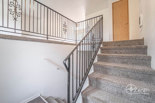 Building Photo - 106 W Beacon Hill Dr