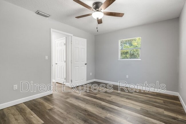 Building Photo - 5638 River Rd