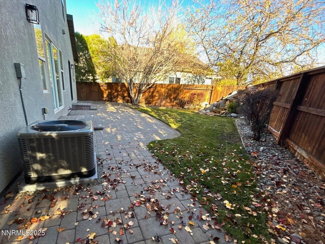 Building Photo - 5353 Desert Peach Dr