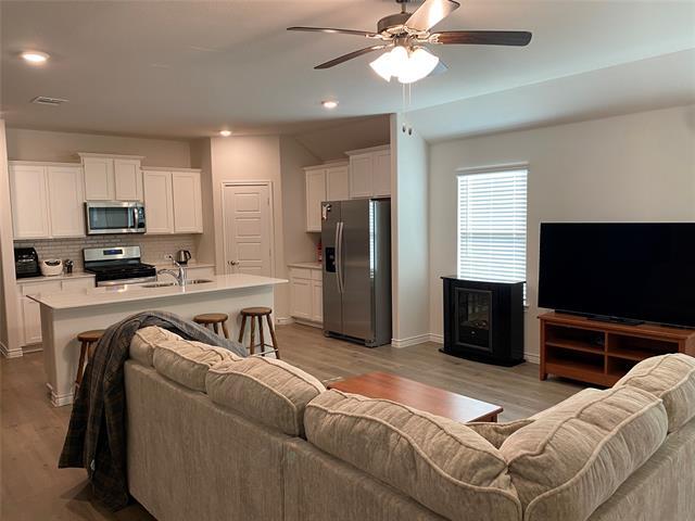 Building Photo - 9809 Autumn Leaves Ln