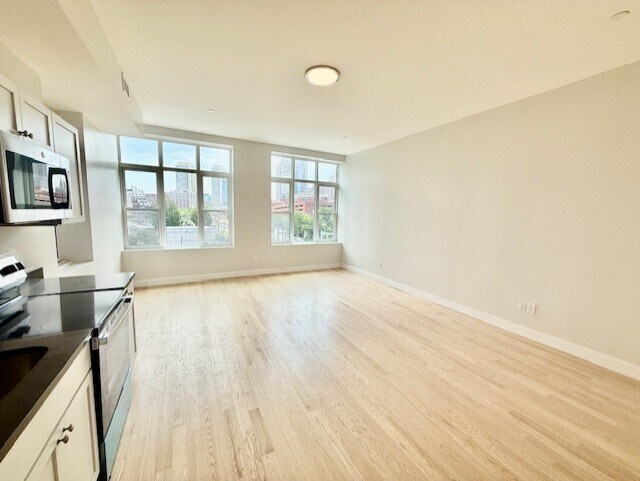Building Photo - 204 Hanover St