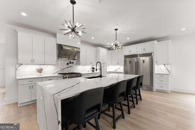 Building Photo - 151 S Pointe Dr