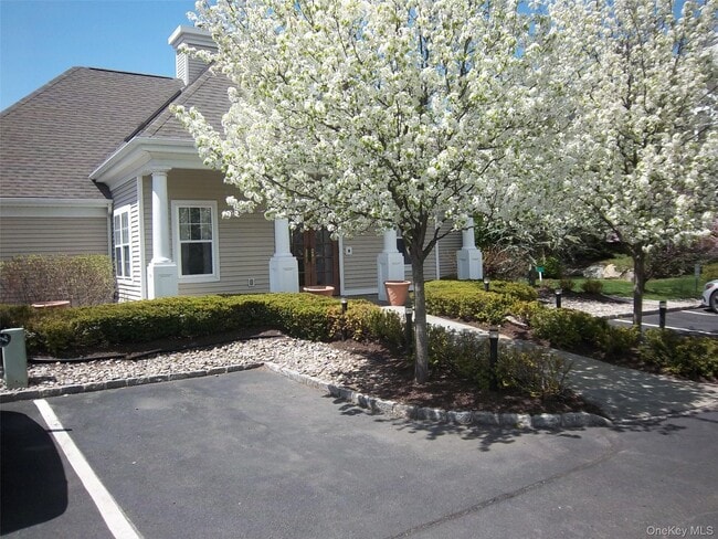 Building Photo - 36 Briarbrook Dr