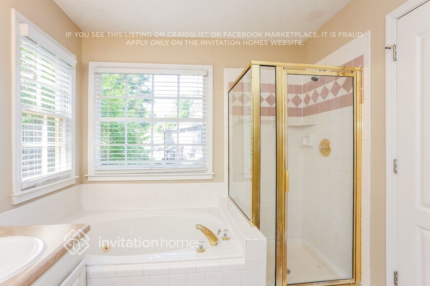 Building Photo - 1810 Fairpointe Trce