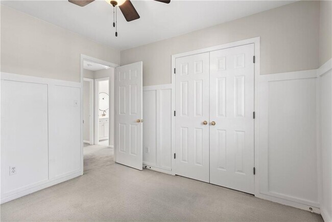 Building Photo - 12080 Greenmont Walk