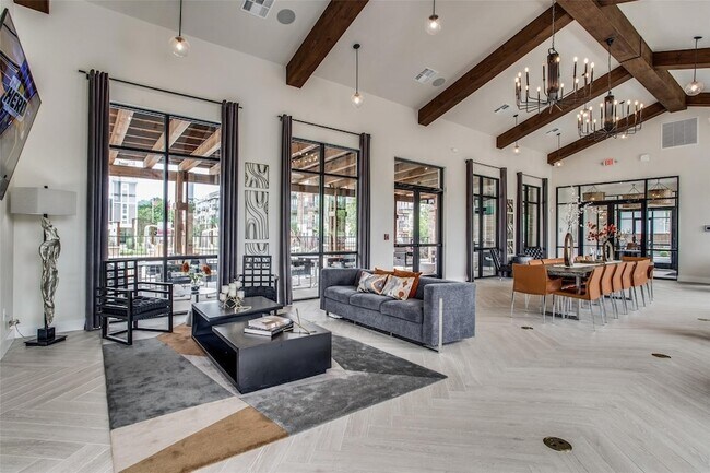 Building Photo - 2609 La Altura Ln