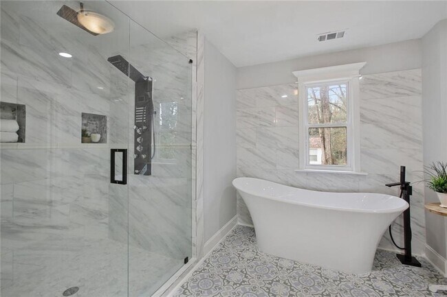 Building Photo - 3499 Fairlane Dr NW