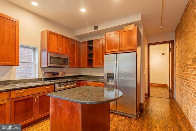 Building Photo - 1459 Chapin St NW