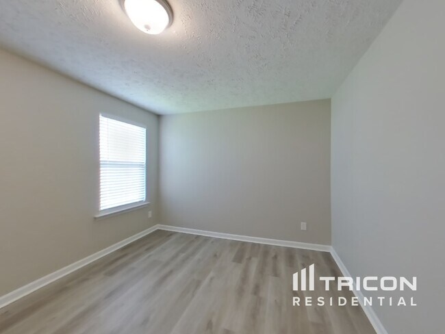Building Photo - 1109 Shallowbrook Trail S