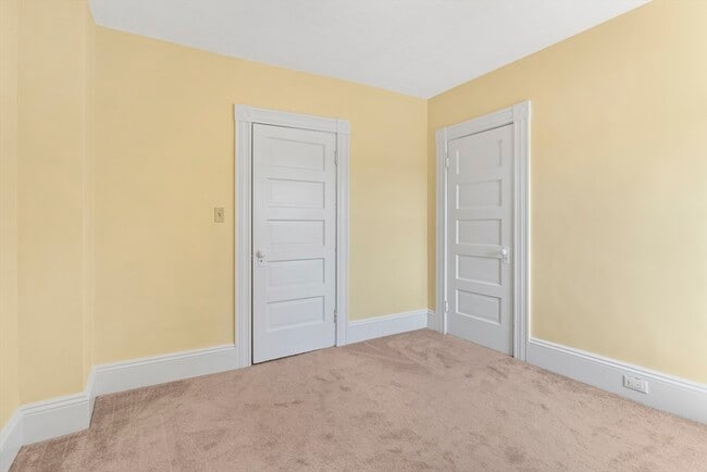 Building Photo - 12 Folger Ave