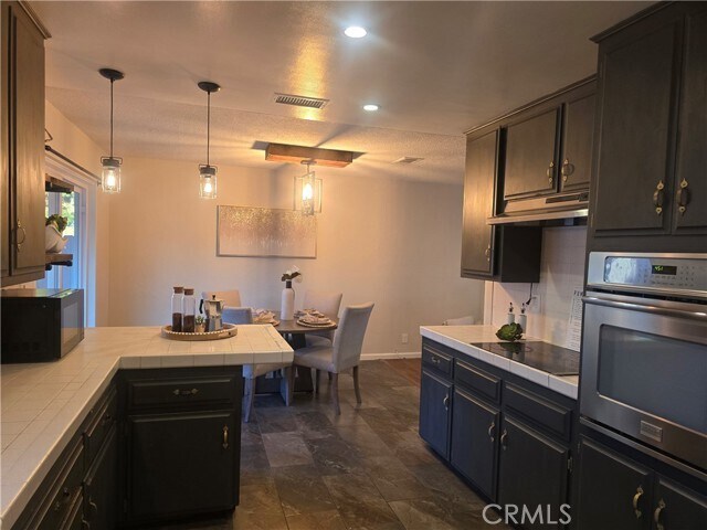 Building Photo - 607 Sixth St