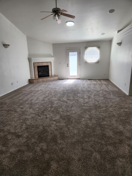 Living Room - 411 Federation Rd