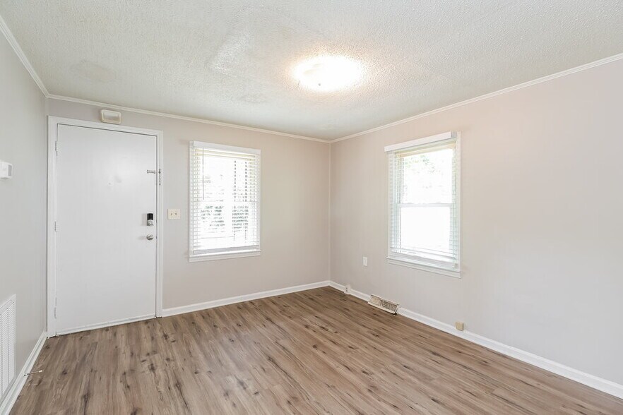 Building Photo - 508 W Allison Ave