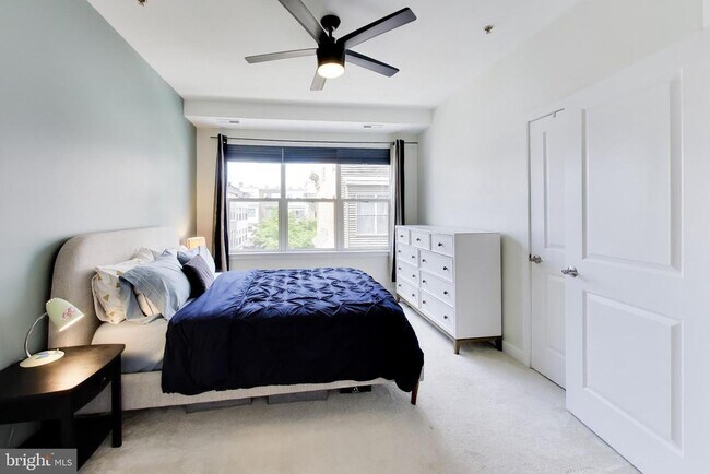 Building Photo - 4550 Longfellow St