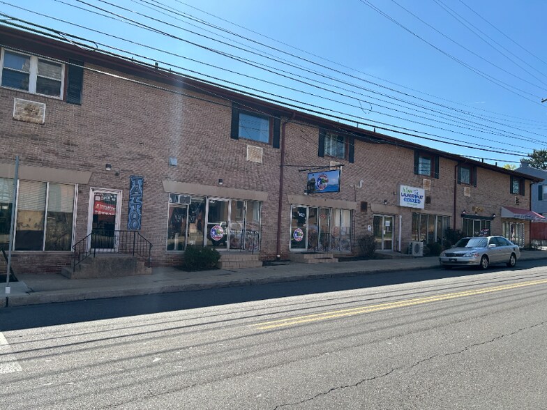 Primary Photo - 1635 Centre Ave