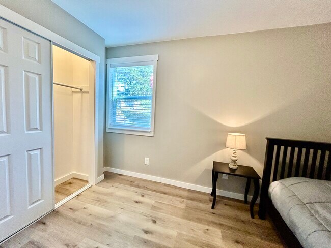 2nd bedroom - 1554 NW 35th Pl