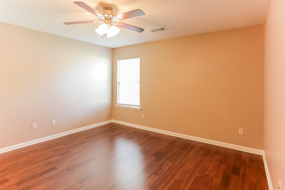 Building Photo - 4064 Sidlehill Dr